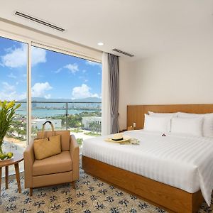 Deluxe Zimmer mit Kingsize-Bett